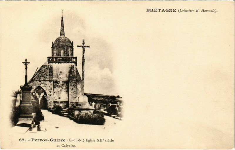 Carte postale ancienne Perros-Guirec - Ãglise Xii siecle et Calvaire à Perros-Guirec