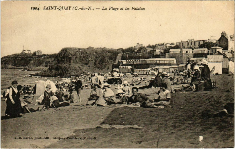 Carte postale ancienne Saint-Quay-Portrieux - La Plage et les Falaises à Saint-Quay-Portrieux