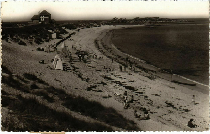 Carte postale ancienne Tregastel - La Greve Blanche à Trégastel