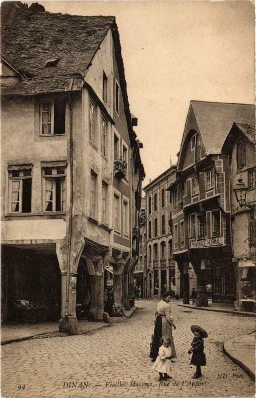 Carte postale ancienne Dinan - Vieilles Maisons à Dinan