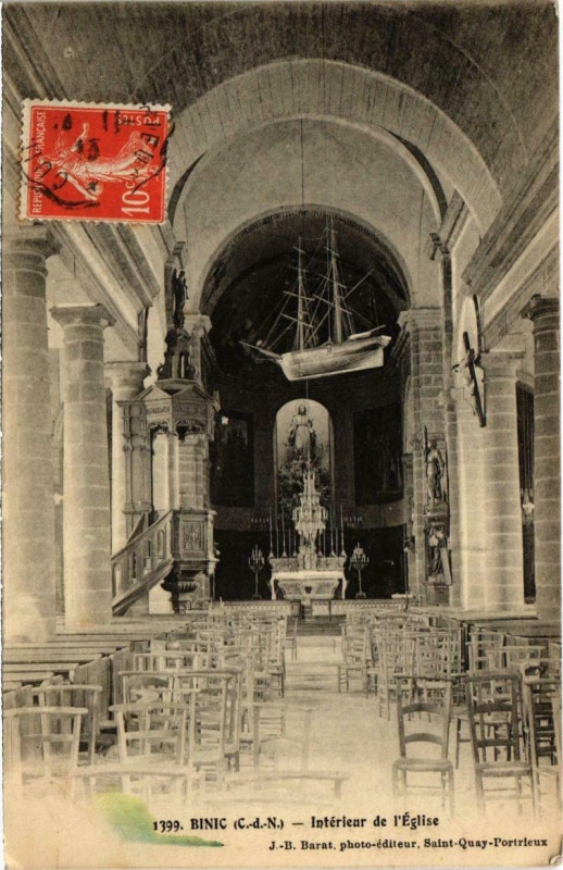 Carte postale ancienne Binic - Interieur de l'Eglise