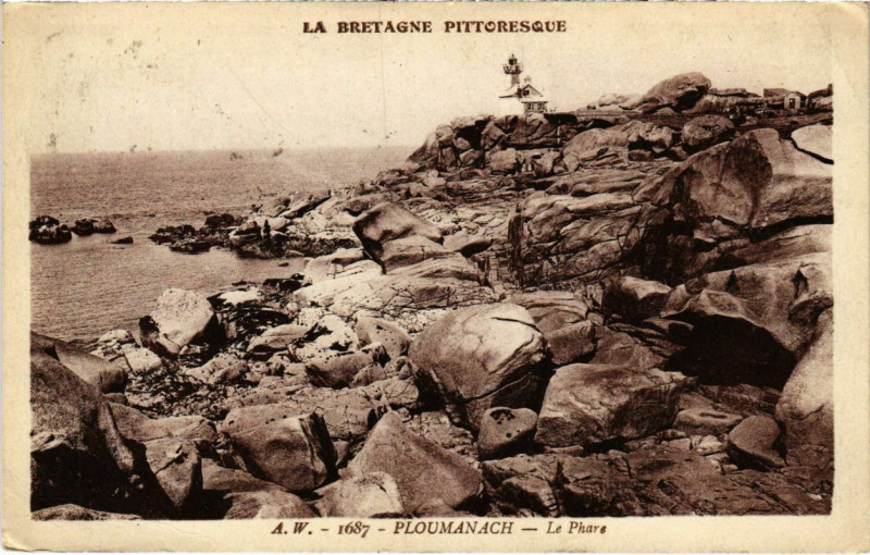 Carte postale ancienne Ploumanach - Le Phare