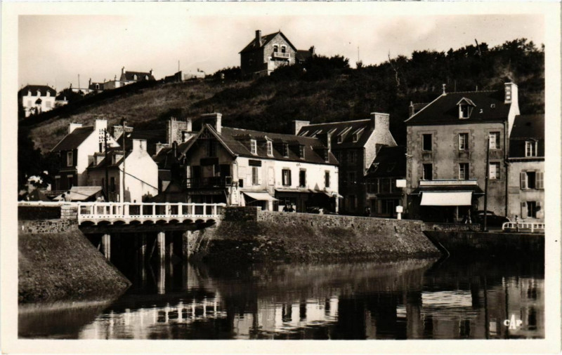 Carte postale ancienne Binic - Le Pont