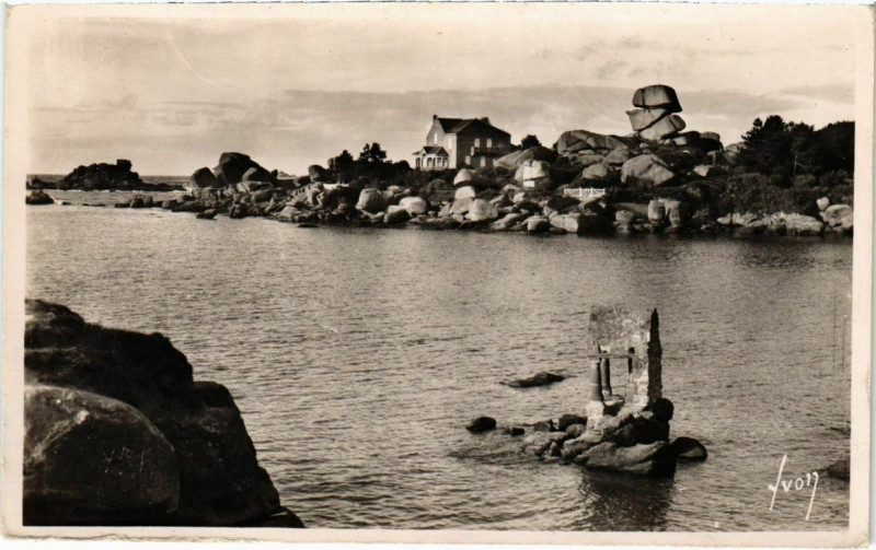 Carte postale ancienne Ploumanach - La petite bale interieure