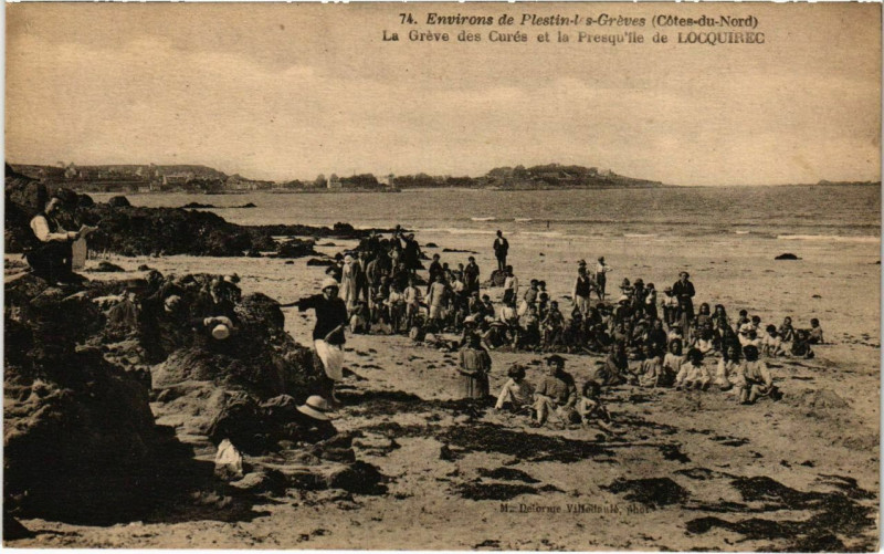 Carte postale ancienne Environs de Plestin-les-Greves La Greve des Cures et la Presqulle à Plestin-les-Grèves