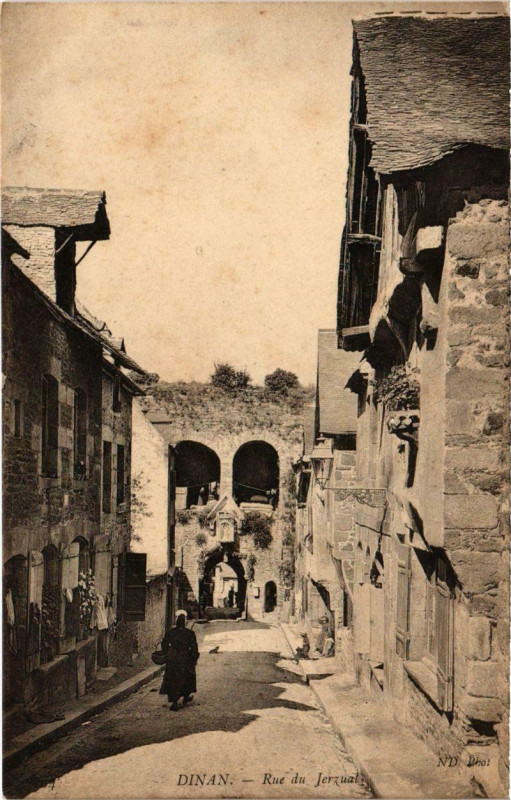 Carte postale ancienne Dinan - Rue du Jerzual à Dinan
