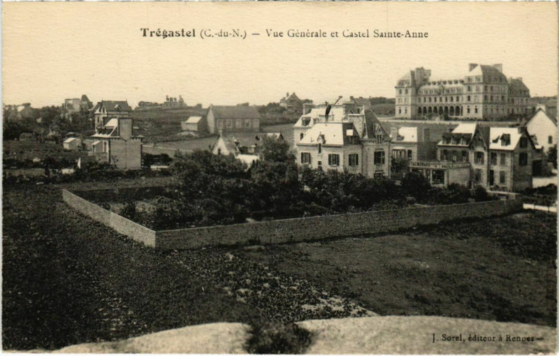 Carte postale ancienne Tregastel - Vue Generale et Castel Ste-Anne à Trégastel