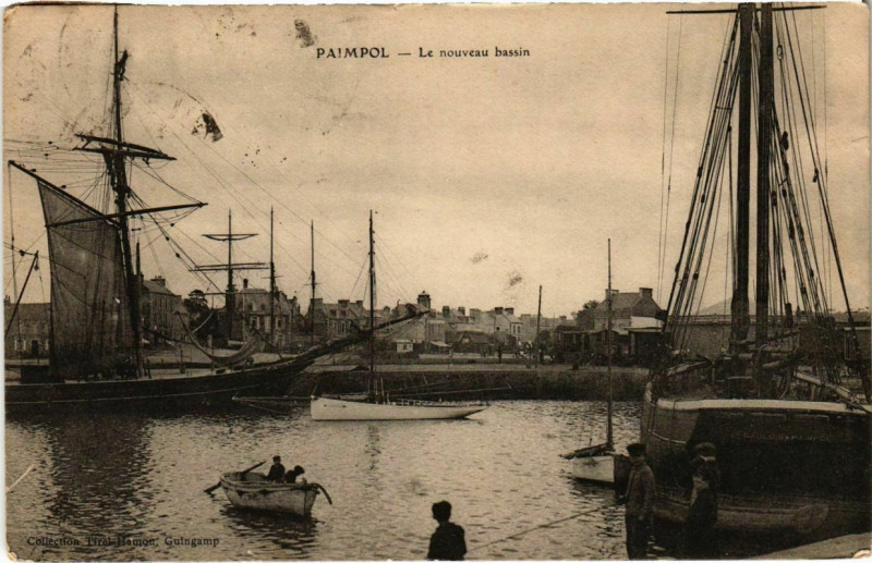 Carte postale ancienne Paimpol - La nouevau bassin à Paimpol