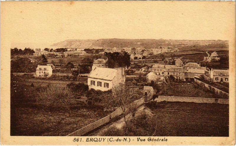 Carte postale ancienne Erquy - Vue generale à Erquy