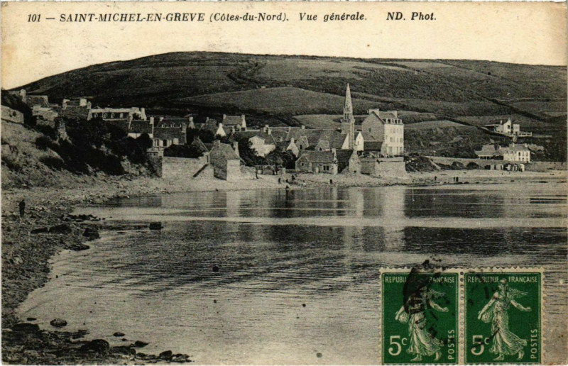 Carte postale ancienne Saint-Michel-en-Greve - Vue generale à Saint-Michel-en-Grève