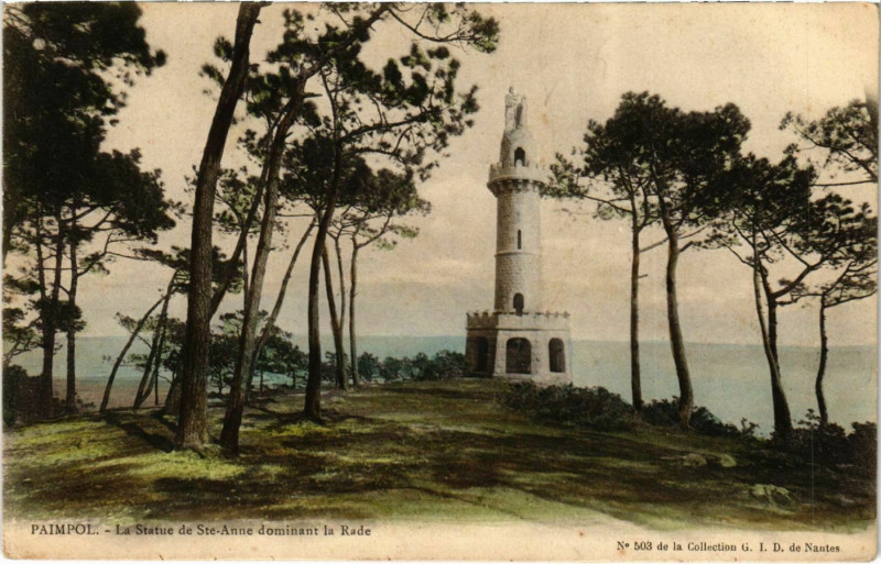 Carte postale ancienne Paimpol - La Statue de Ste-Anne à Paimpol