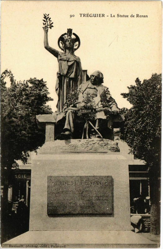 Carte postale ancienne Treguier - La Statue de Renan à Tréguier