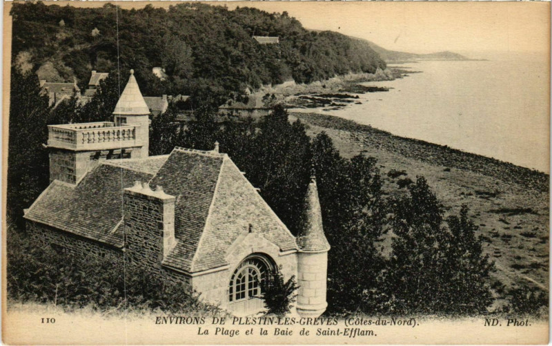 Carte postale ancienne Environs de Plestin-les-Greves - La Plage et la Baie à Plestin-les-Grèves