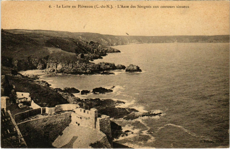 Carte postale ancienne La Latte en Plevenon - L'Anse des Sevignes aux contours sinueux à Plévenon