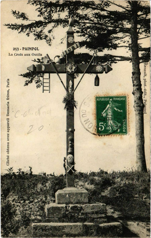 Carte postale ancienne Paimpol - La Croix aux Outils à Paimpol