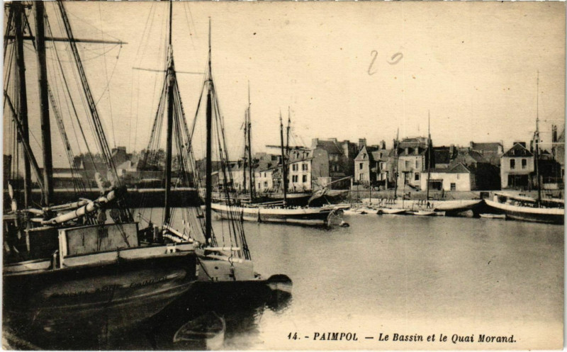 Carte postale ancienne Paimpol - Le Baasin et le Quai Morand à Paimpol