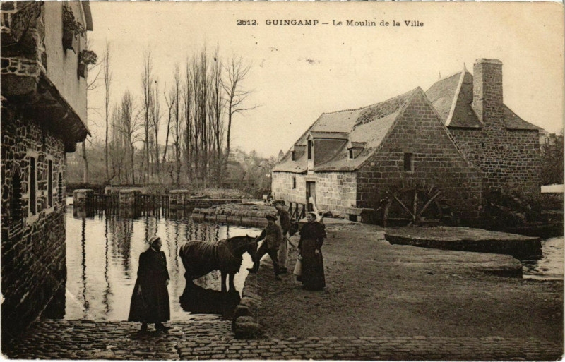Carte postale ancienne Guingamp - Le Moulin de la Ville à Guingamp