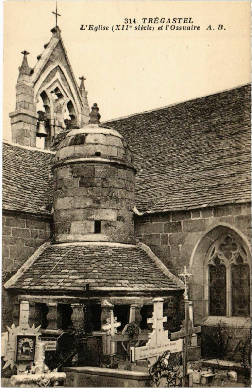 Carte postale ancienne Tregastel - L'Eglise à Trégastel