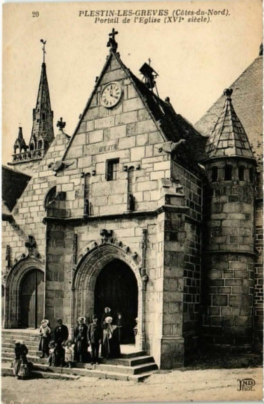 Carte postale ancienne Plestin-les-Greves - Portail de l'Eglise à Plestin-les-Grèves