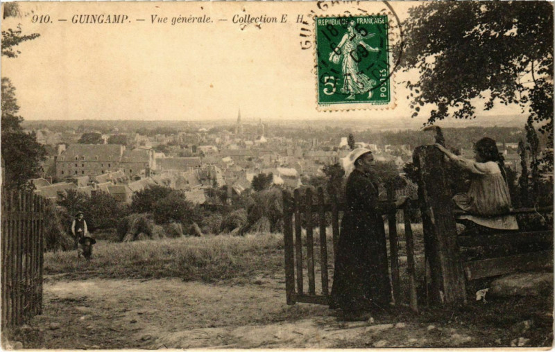 Carte postale ancienne Guingamp - Vue générale à Guingamp