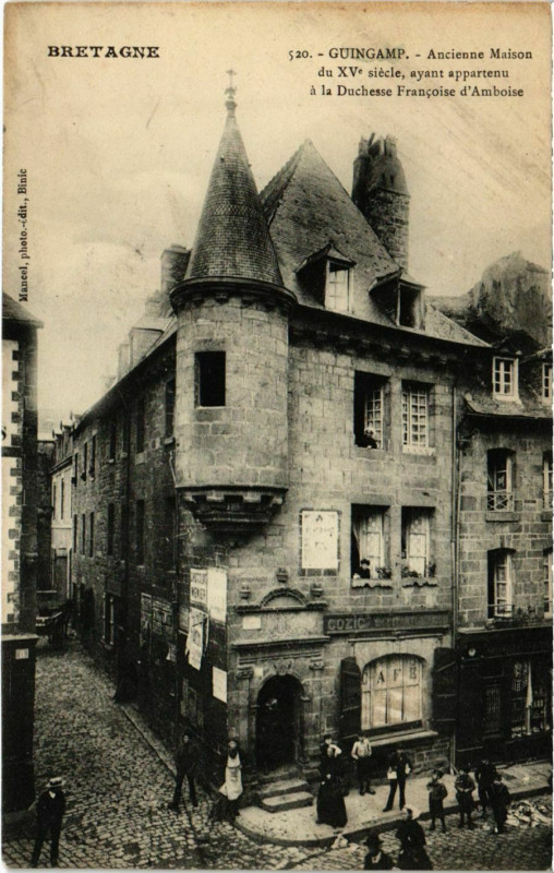 Carte postale ancienne Guingamp - Ancienne Maison à Guingamp