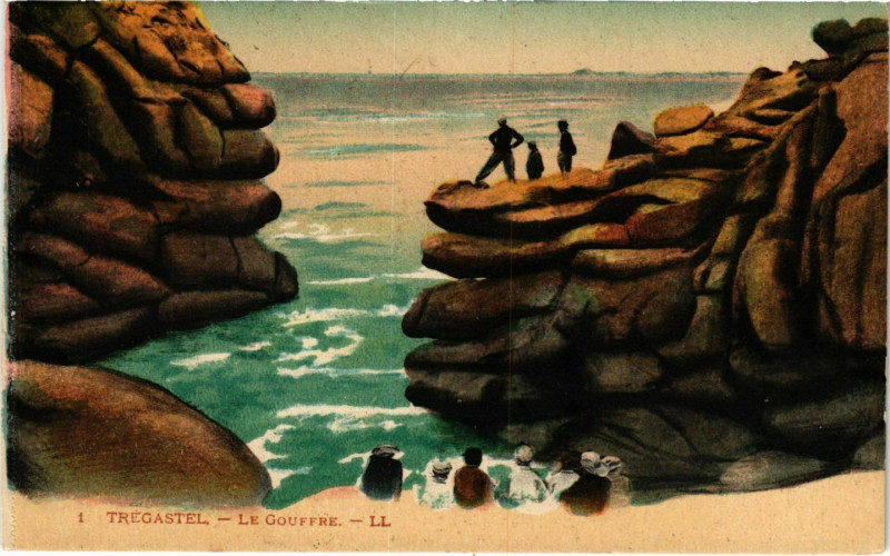 Carte postale ancienne Tregastel - Le Gouffre à Trégastel