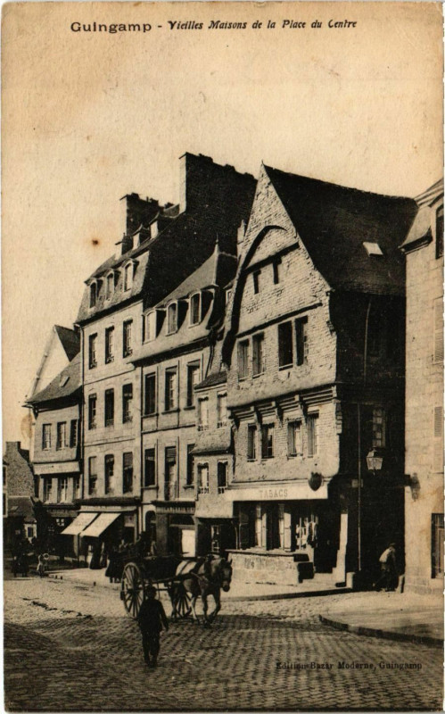 Carte postale ancienne Guingamp - Vieilles Maisons à Guingamp