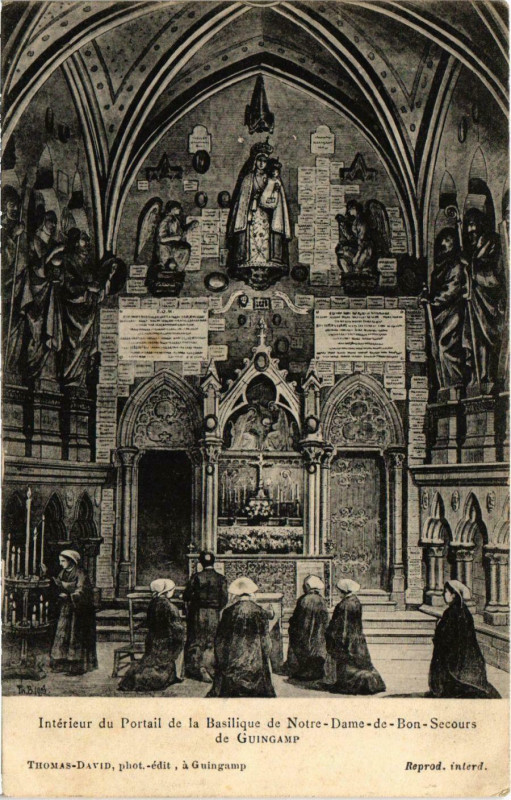 Carte postale ancienne Guingamp - Porche de la Basilique Notre-Dame de Bon-Secours de Guingamp à Guingamp