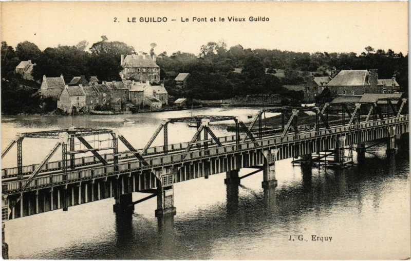 Carte postale ancienne Le Guildo - Le Pont et le Vieux Guildo