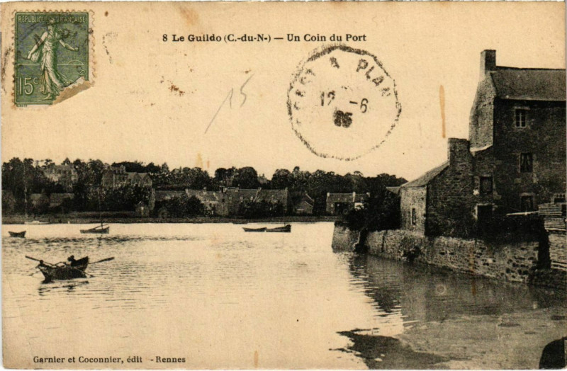 Carte postale ancienne Le Guildo - Un coin du Port