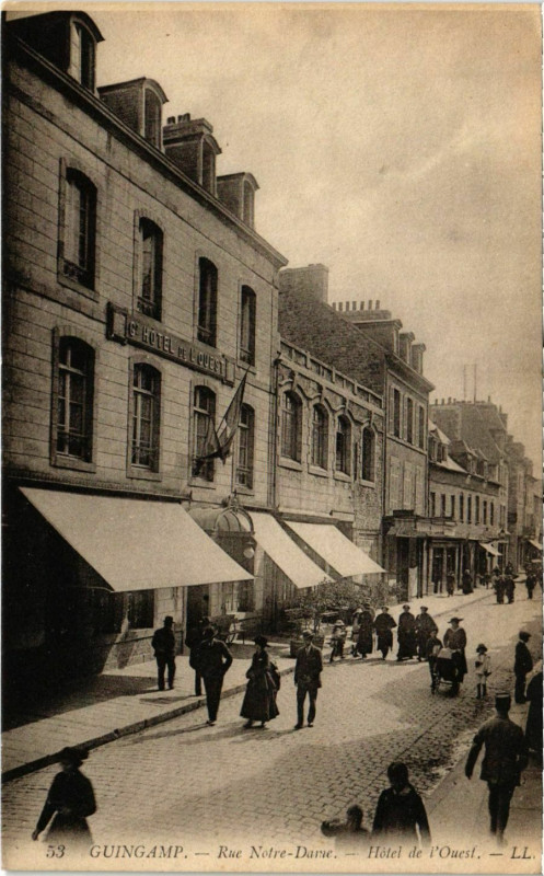 Carte postale ancienne Guingamp - Rue Notre-Dame à Guingamp