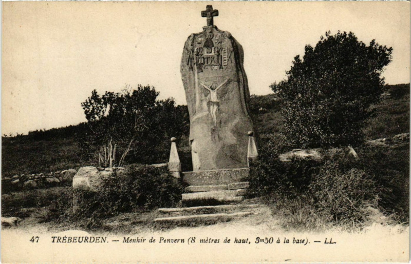 Carte postale ancienne Trebeurden - Menhir de Penvern à Trébeurden