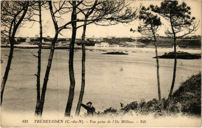 Carte postale ancienne Trebeurden - Vue prise de l'Ile Milliau à Trébeurden