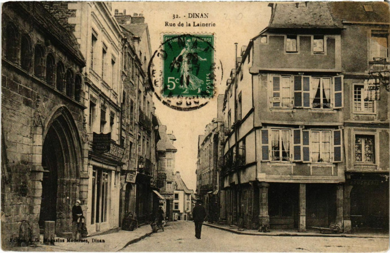 Carte postale ancienne Dinan - Rue de la Lainerie à Dinan