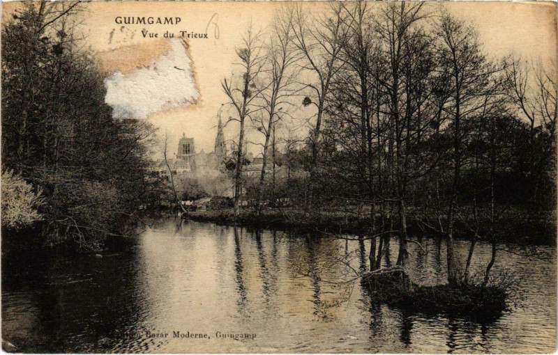 Carte postale ancienne Guingamp - Vue du Trieux à Guingamp