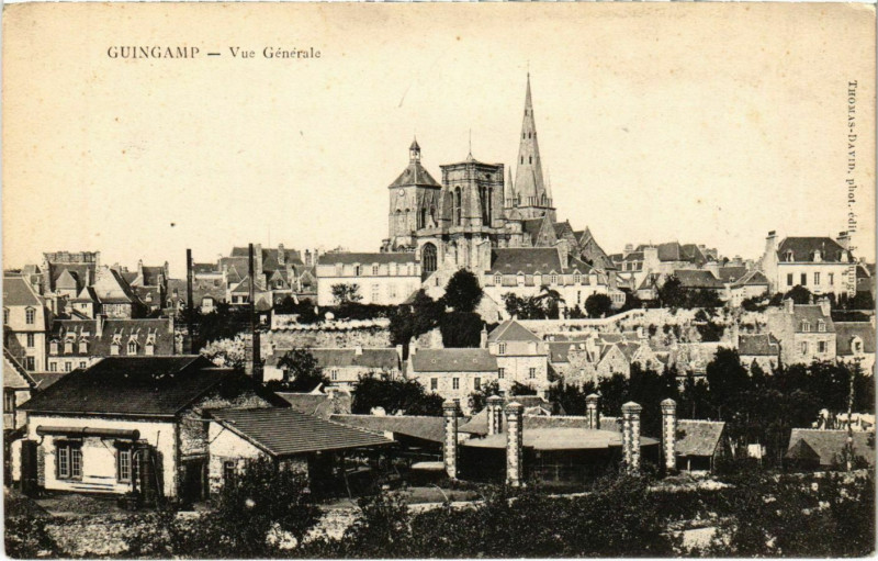 Carte postale ancienne Guingamp - Vue générale à Guingamp