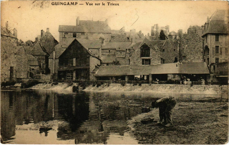 Carte postale ancienne Guingamp - Vue sur le Trieux à Guingamp