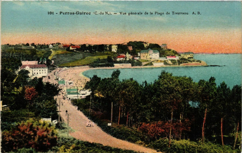 Carte postale ancienne Perros-Guirec - Vue générale de la Plage de Trestraou à Perros-Guirec