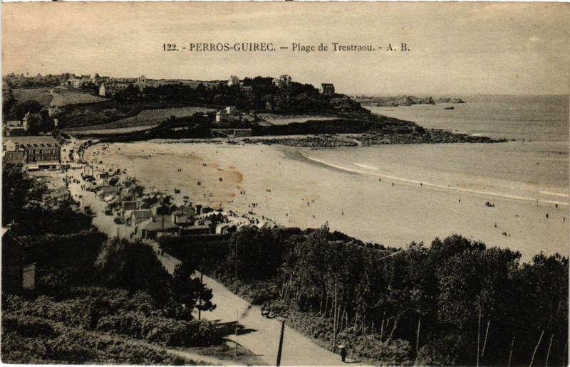 Carte postale ancienne Perros-Guirec - Plage de Trestraou à Perros-Guirec