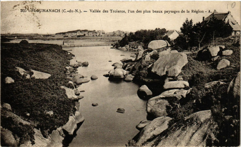 Carte postale ancienne Ploumanac'H - Vallée des Troieros