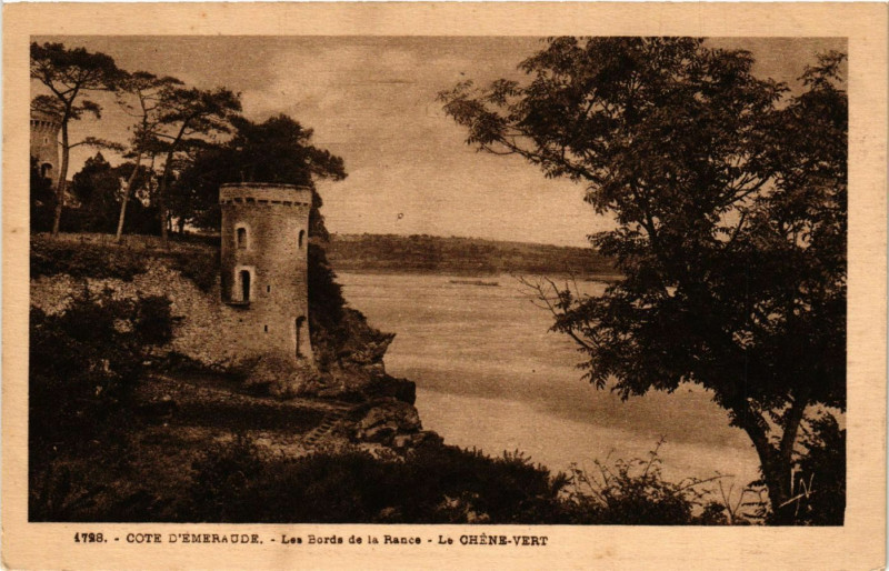 Carte postale ancienne Les Bords de la Rance - Le Chene-Vert