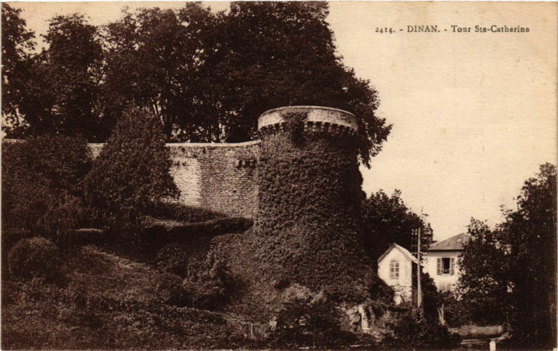 Carte postale ancienne Dinan - Tour Ste-Catherine à Dinan