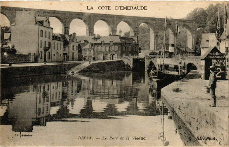 Carte postale ancienne Dinan - Le Port et le Viaduc à Dinan
