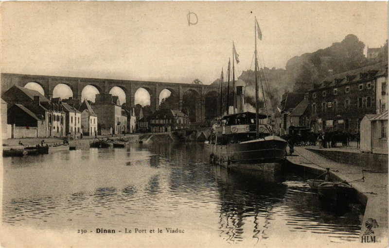 Carte postale ancienne Dinan - Le Port et le Viaduc à Dinan