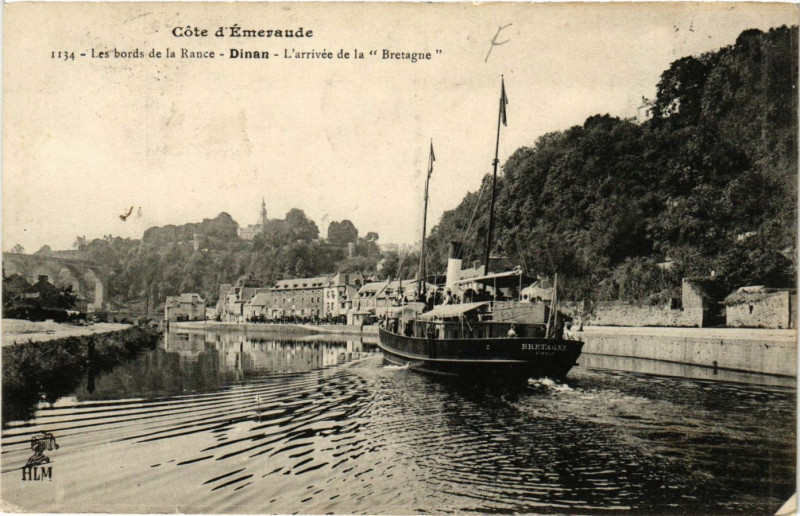 Carte postale ancienne Dinan - L'Arrivée de la Bretagne - Les Bords de la Rance à Dinan