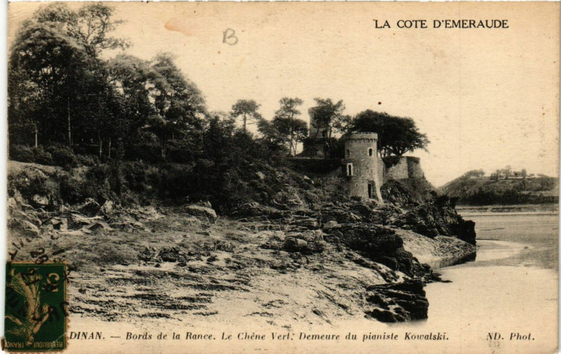 Carte postale ancienne Dinan - Bords de la Rance - Le Chene Vert à Dinan