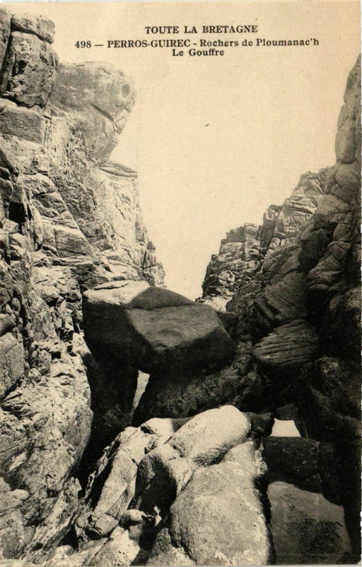 Carte postale ancienne Perros-Guirec - Rochers de Ploumanac'H - Le Gouffre à Perros-Guirec