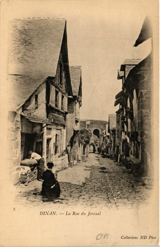 Carte postale ancienne Dinan - La Rue du Jersual à Dinan