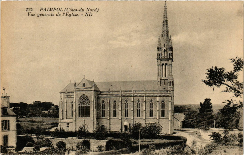 Carte postale ancienne Paimpol - Vue générale de l'Eglise à Paimpol