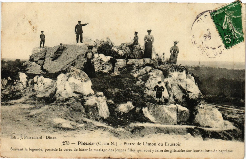 Carte postale ancienne Plouer - Pierre de Lémon ou Erussoir